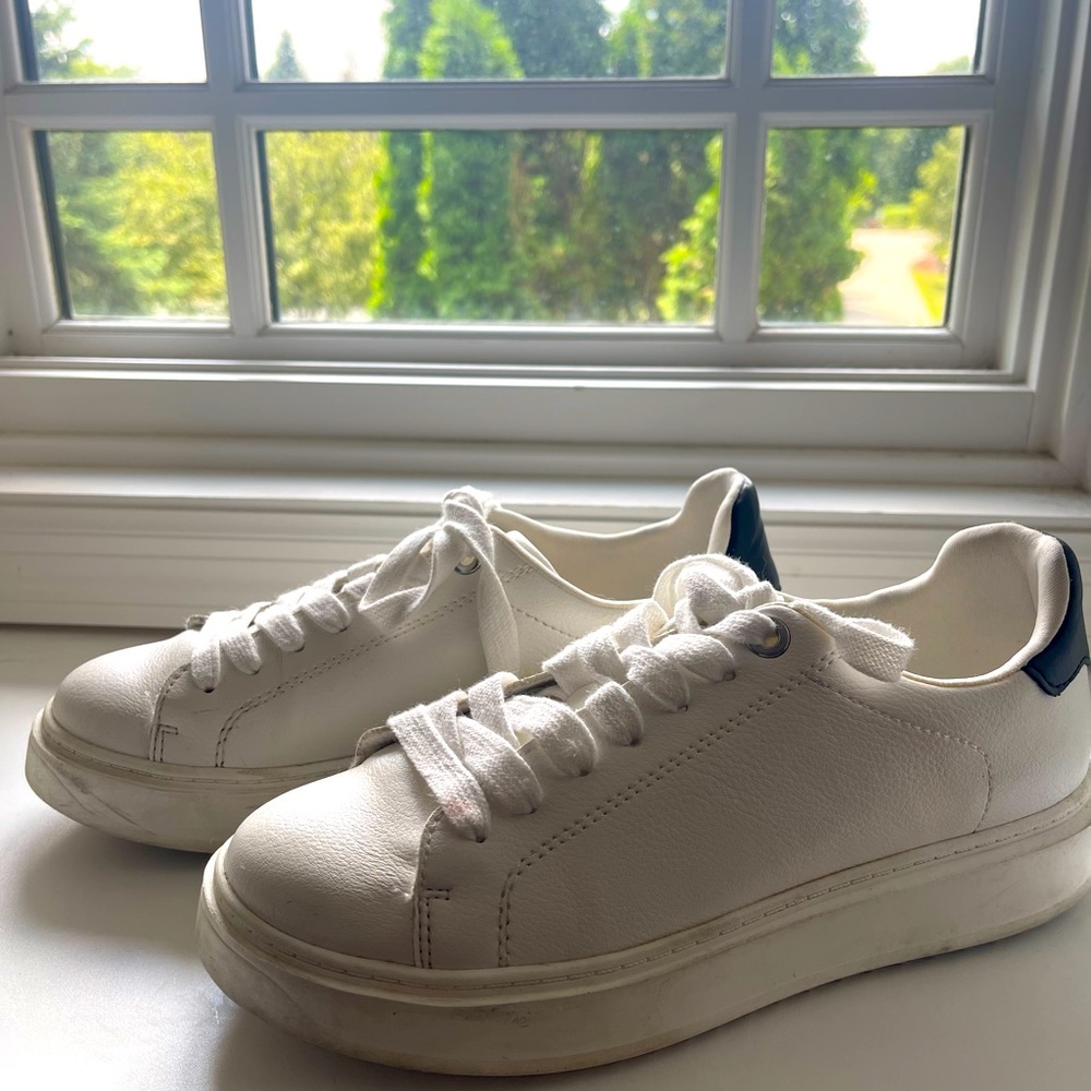 Steve Madden Sneakers Women’s 9.5 Like New
